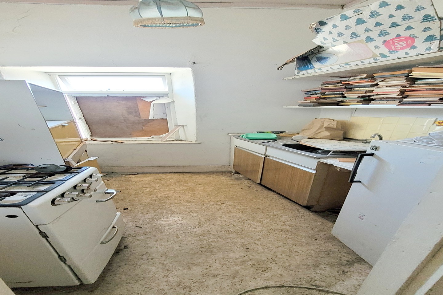 The Corner House - Image 11