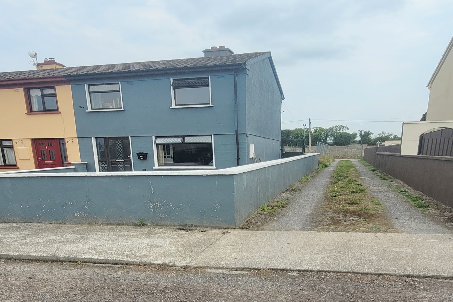 3 Bedroom End of Terrace  - Image 2