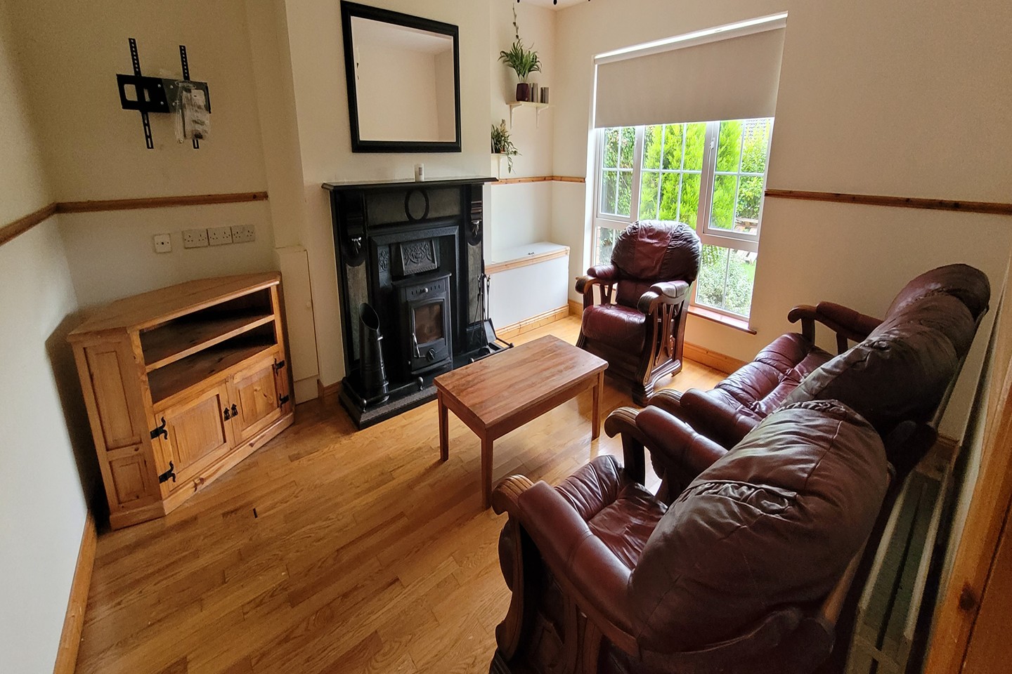 3-4 Bed detached (Converted garage) - Image 2