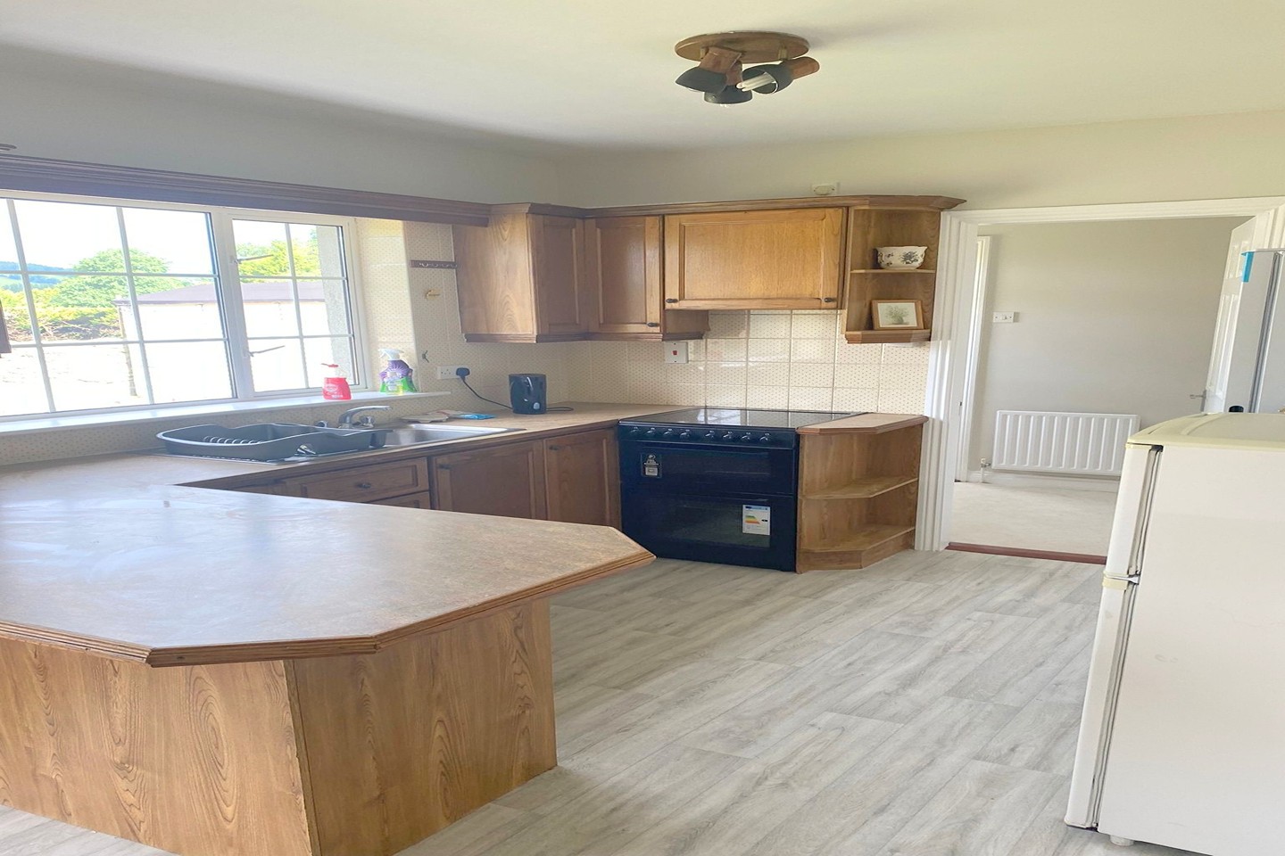 4 Bed COLLEGE COURT - Image 5