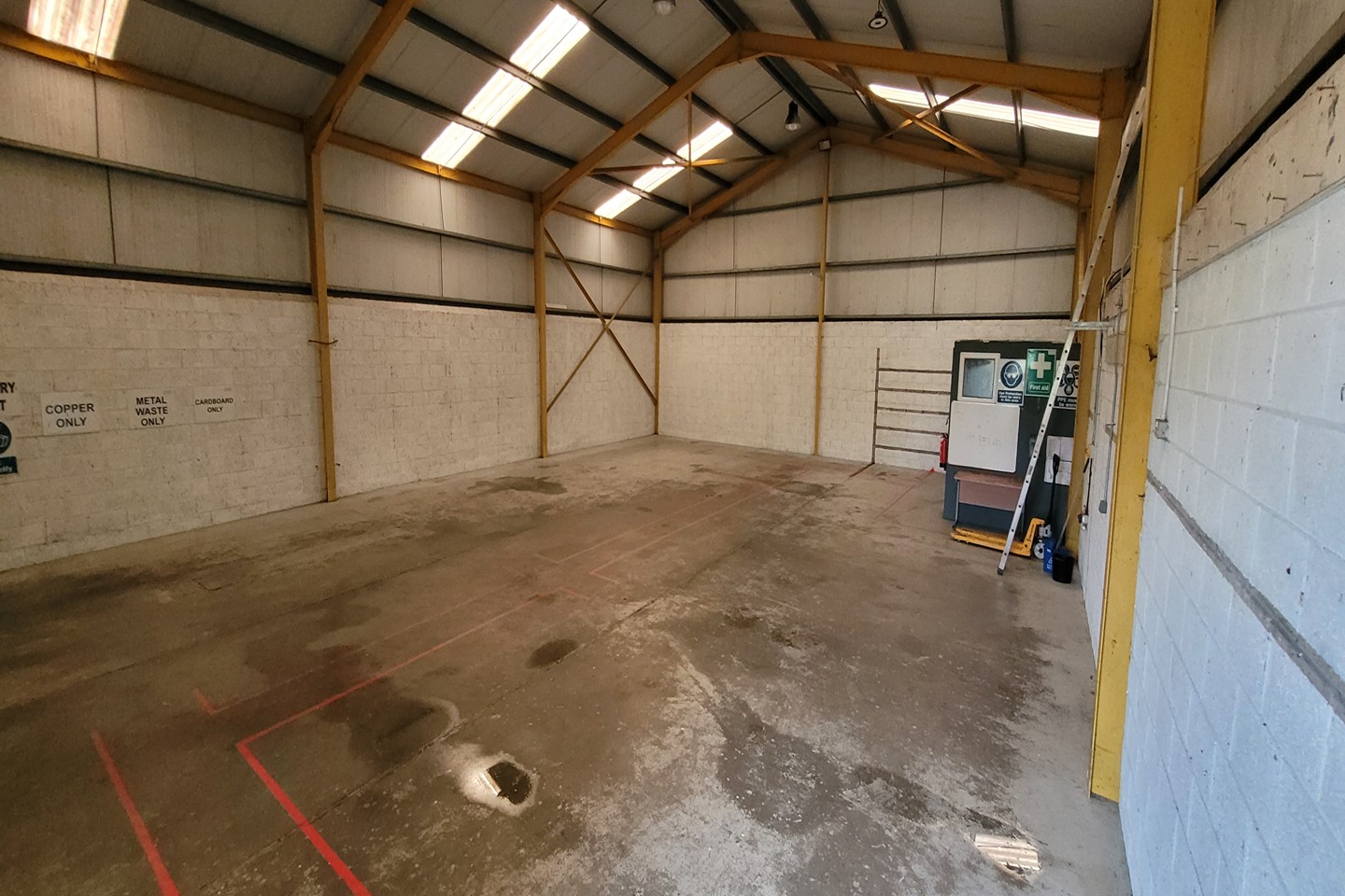 COMMERCIAL UNIT CARRIGEEN INDUSTRIAL ESTATE  - Image 2