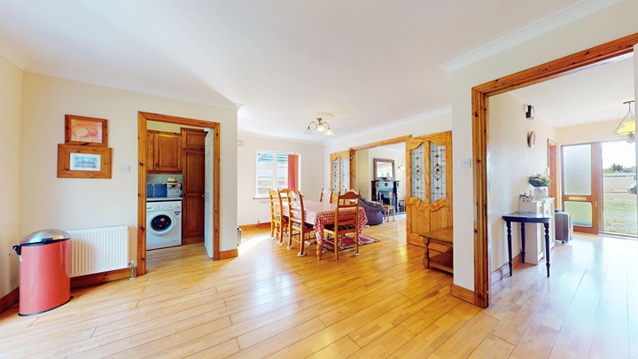 23 Newhaven, Ardamine - Image 4